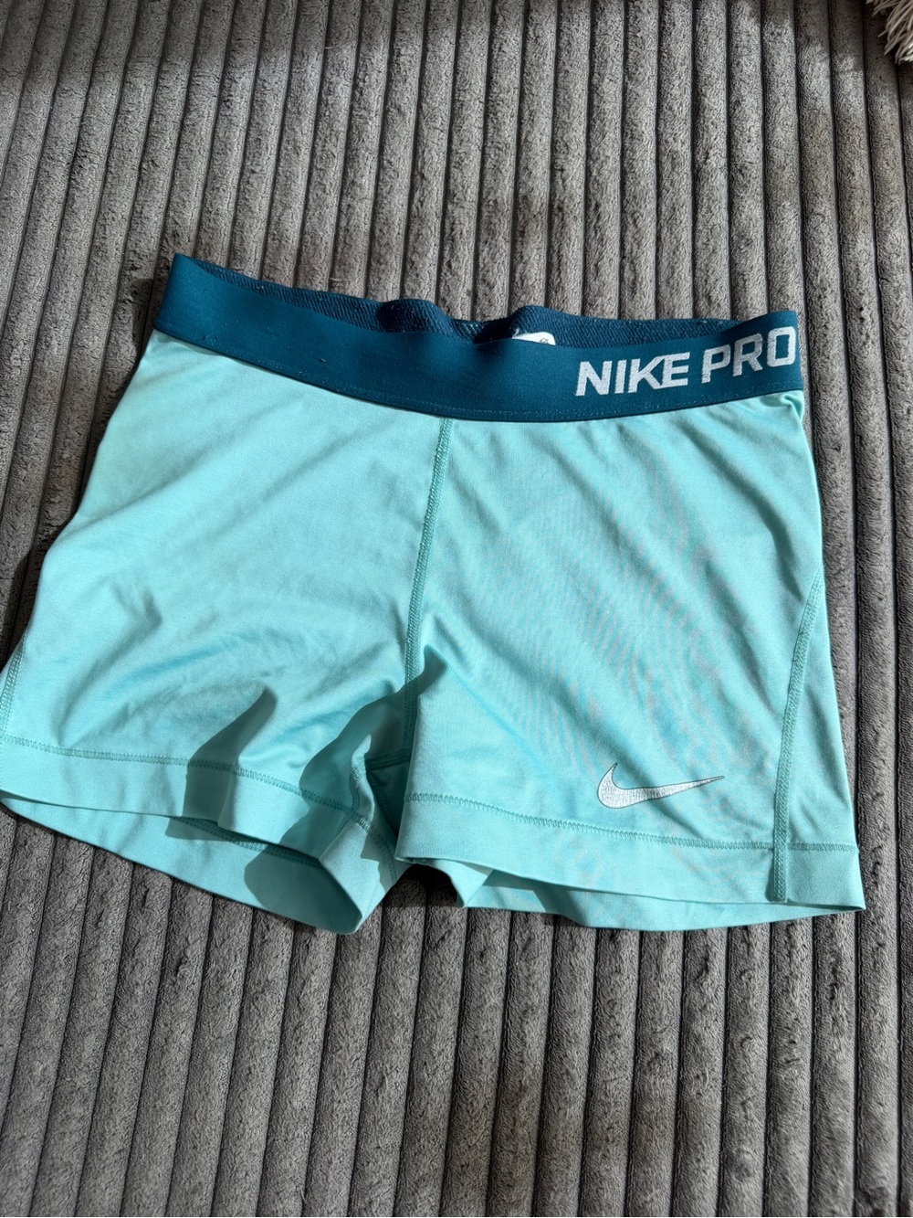 Nike pro short , rare color, Aqua